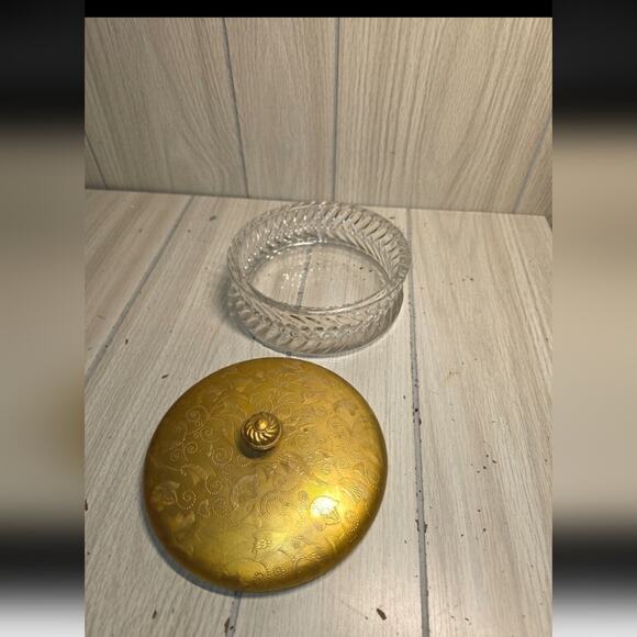 Vtg Etched Brass Lid Glass Candy Dish Vanity Table Powder Jar Jewlery Box - Picture 3 of 6
